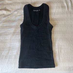 Abercrombie and fitch black tee